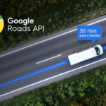 API Roads do Google Maps amplia eficiência logística Ícone do Google Roads API e imagem mostrando integração de dados de tráfego e rotas para aplicações de mobilidade.